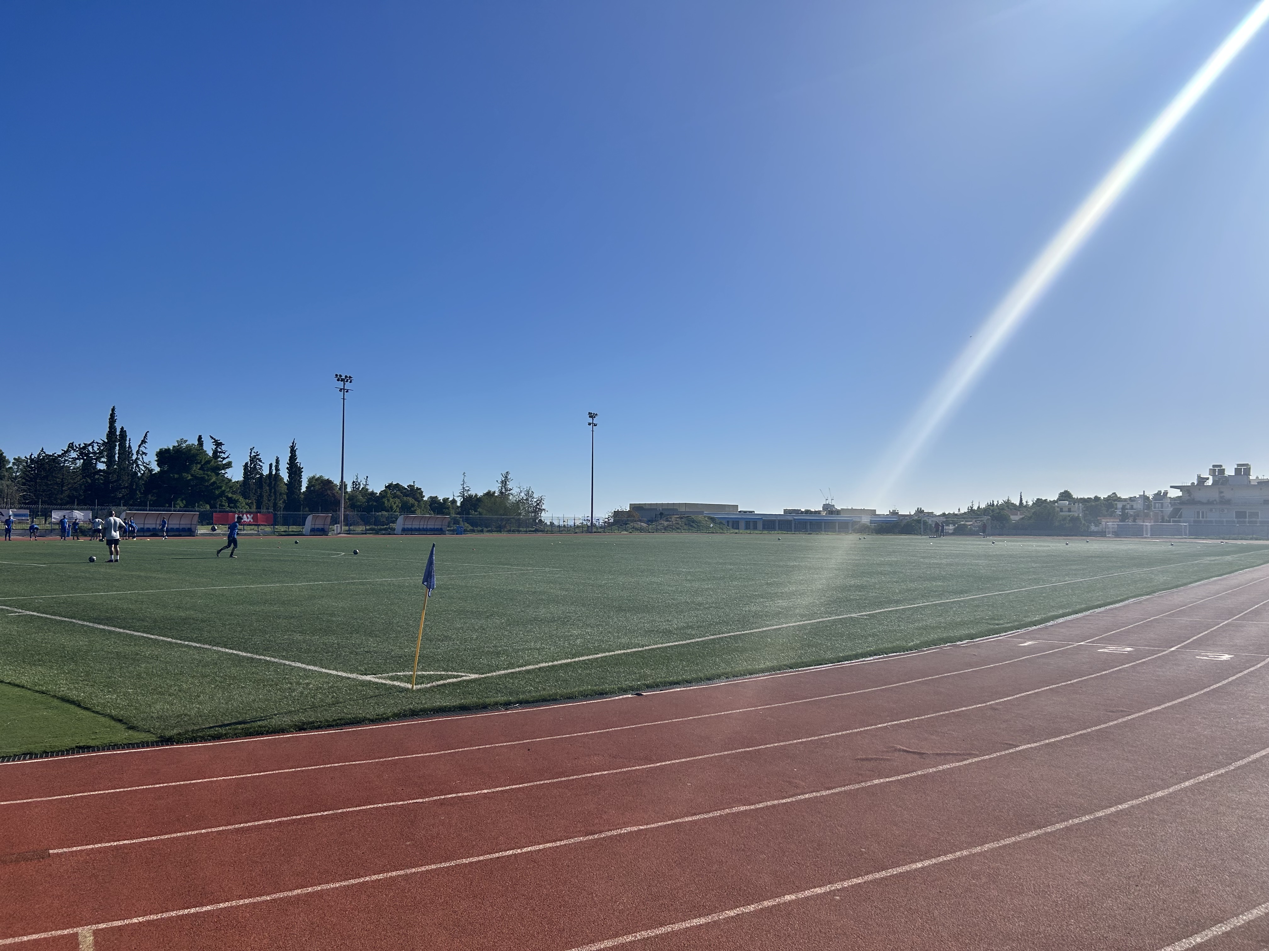 AΛΦΑ ΓΥΜΝΑΣΤΗΡΙΟ ΑΛΙΜΟΥ ΓΗΠΕΔΟ ΤΡΑΧΩΝΩΝ